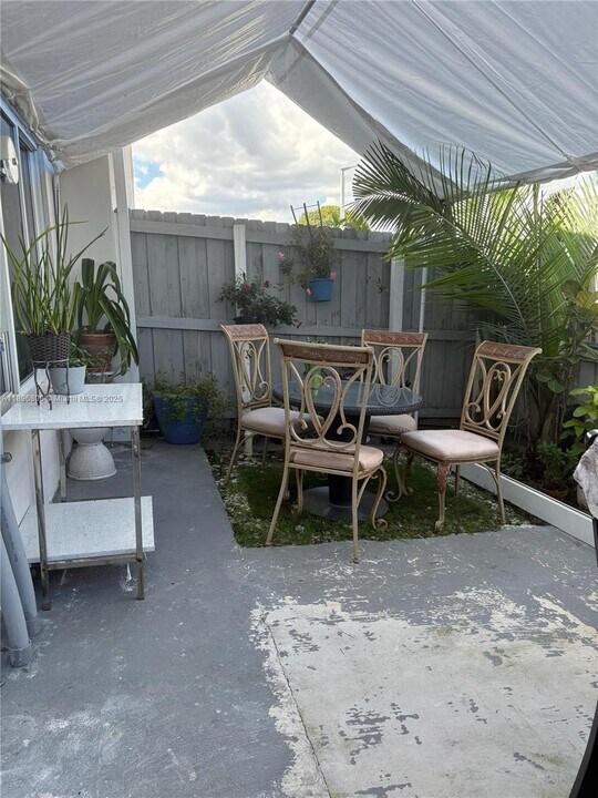 13710 SW 259th St in Homestead, FL - Building Photo