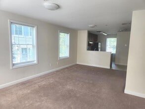 10 Rockfield Dr in Stamford, CT - Building Photo - Building Photo