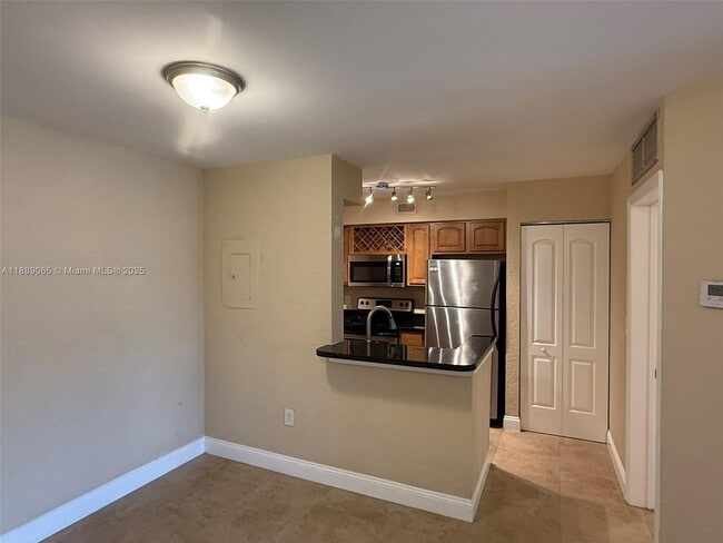 property at 2820 N Oakland Forest Dr