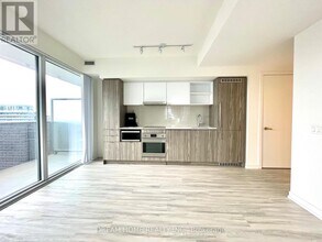 55-3555 Cooper St in Toronto, ON - Building Photo - Building Photo