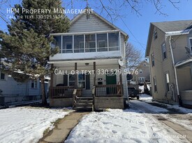 237 Kryder Ave in Akron, OH - Building Photo