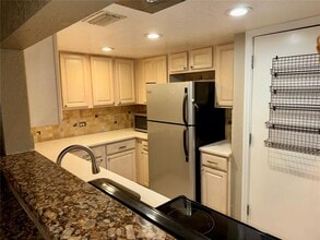 200 Maitland Ave in Altamonte Springs, FL - Foto de edificio - Building Photo