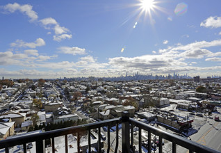 THE FAIRVIEW in Fairview, NJ - Foto de edificio - Building Photo