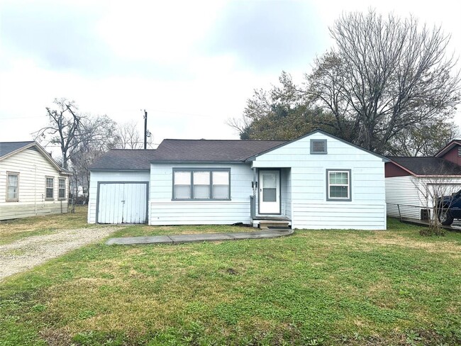 11005 Muscatine St in Houston, TX - Building Photo - Building Photo