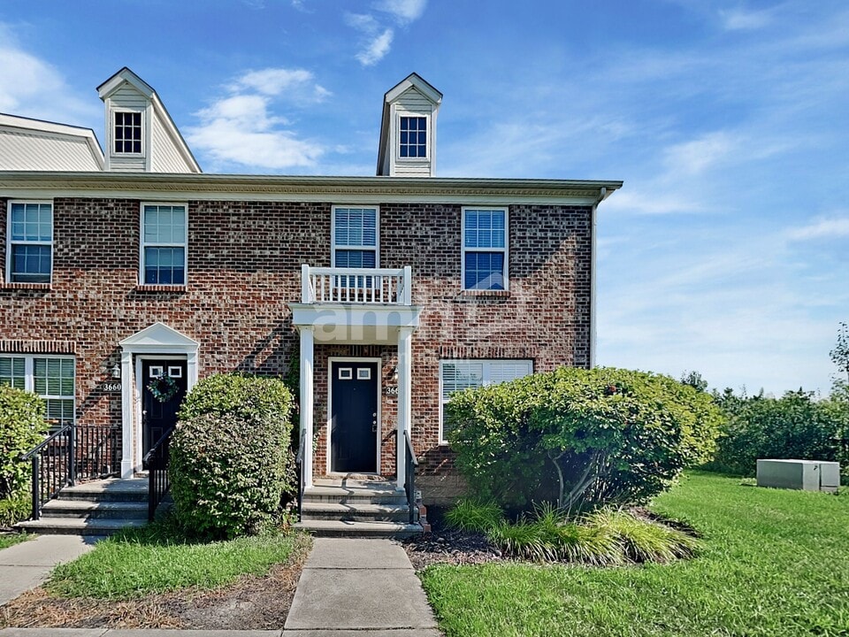 3662 Bracknell Forest Dr in Groveport, OH - Building Photo