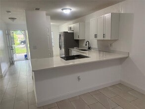 2128 Bahamas Ct in Kissimmee, FL - Building Photo - Building Photo