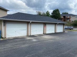 150 Scholars Ct in Branson, MO - Foto de edificio - Building Photo