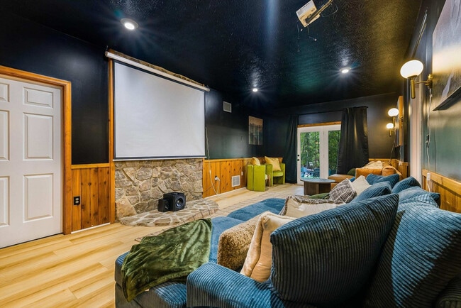 2420 Hopkins Dr
