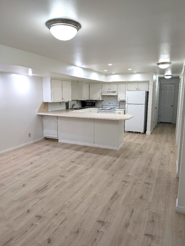 property at 1643 Willowbrook Dr