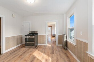 146 S Elm St in Haverhill, MA - Building Photo - Building Photo
