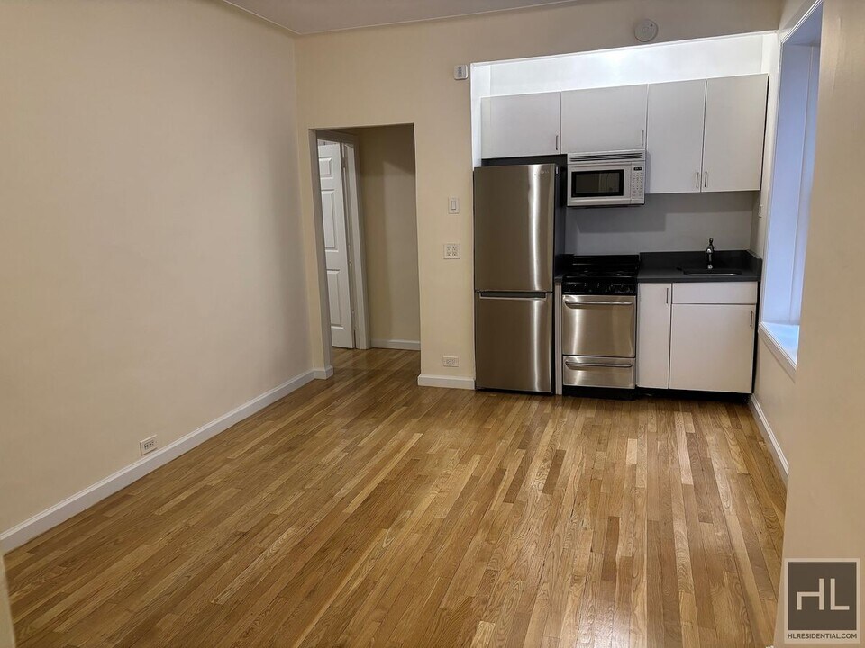 WEST 13 STREET in New York, NY - Building Photo
