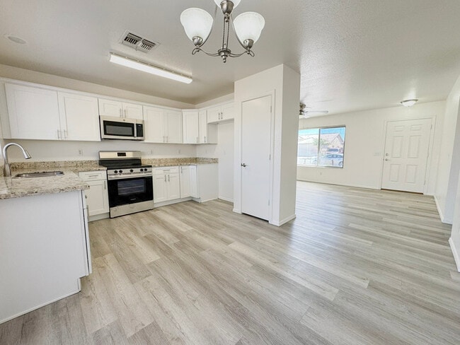 11324 W Diana Ave in Peoria, AZ - Building Photo - Building Photo