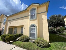 1000 Ranchway in Laredo, TX - Building Photo