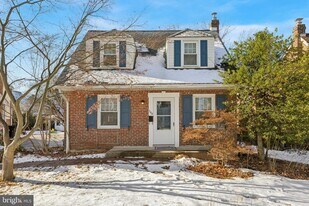 344 Inwood Rd, Unit 4C in Ardmore, PA - Building Photo