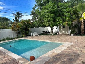 1725 SW 30th St in Fort Lauderdale, FL - Building Photo - Building Photo