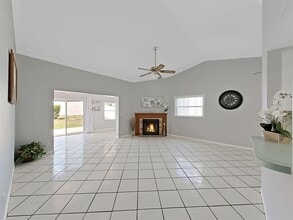 240 Whisper Lake Rd in Palm Harbor, FL - Building Photo - Building Photo