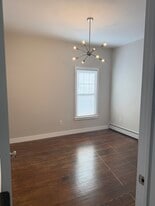 33 Rosegarden St in Warwick, RI - Building Photo