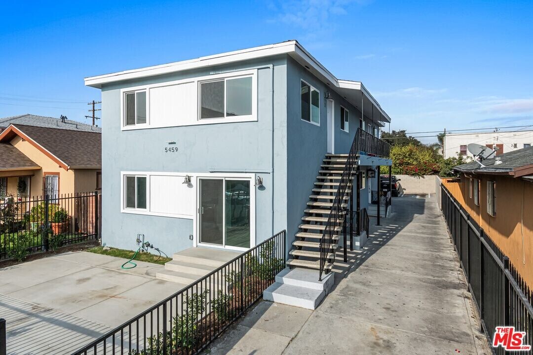 5459 Carlin St-Unit -1 in Los Angeles, CA - Building Photo