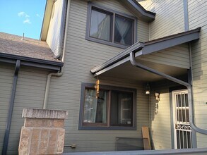 9153 W Cedar Dr in Lakewood, CO - Building Photo - Building Photo