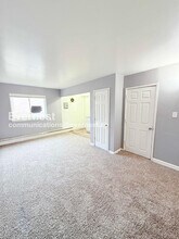 18711 Schoolcraft Rd, Unit 5 in Detroit, MI - Building Photo - Building Photo