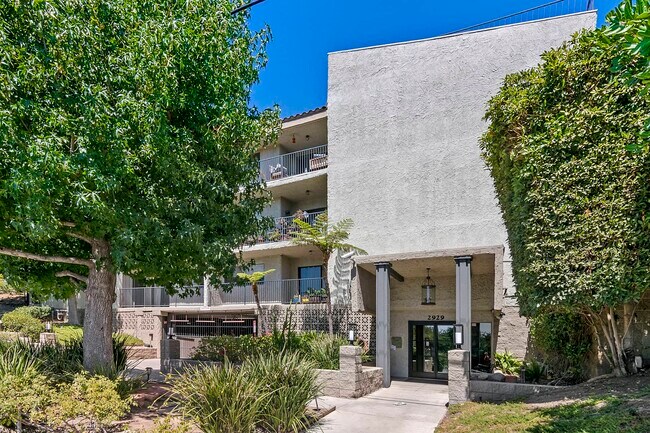 2929 Waverly Drive in Los Angeles, CA - Building Photo - Building Photo