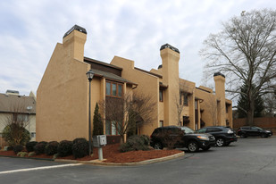 Roswell Landings in Roswell, GA - Foto de edificio - Building Photo