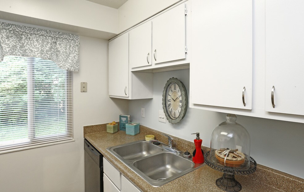 6717 Belkenton Ave Apartments and Nearby Cincinnati