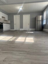 170 Warren Ct in Lowell, MA - Building Photo - Building Photo