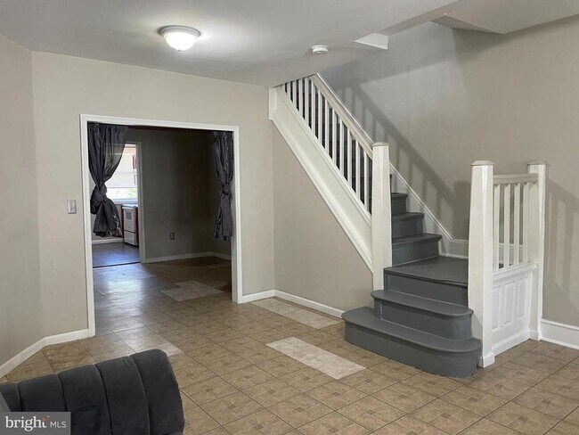 5748 N 7th St in Philadelphia, PA - Building Photo - Building Photo