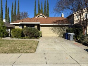 1153 Acapulco Ct in Merced, CA - Building Photo - Building Photo