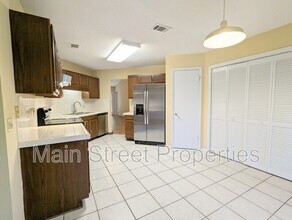 512 Quail Nest Ln in Pensacola, FL - Building Photo - Building Photo