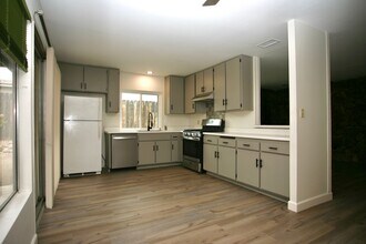 9934 Via Francis in Santee, CA - Building Photo - Building Photo