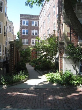 21 Shepard St, Unit 32 in Cambridge, MA - Foto de edificio