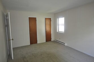 2 Fairfield Ave, Unit 2 Fairfield Ave Apt. 4 in Norwalk, CT - Foto de edificio - Building Photo