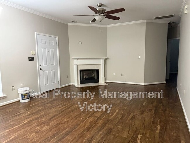 566 Treymoor Lake Cir in Alabaster, AL - Foto de edificio - Building Photo