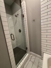 704 S Clinton Ave in Dallas, TX - Foto de edificio - Building Photo