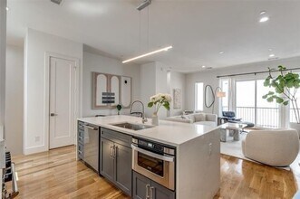 2311 N Carroll Ave in Dallas, TX - Building Photo - Building Photo