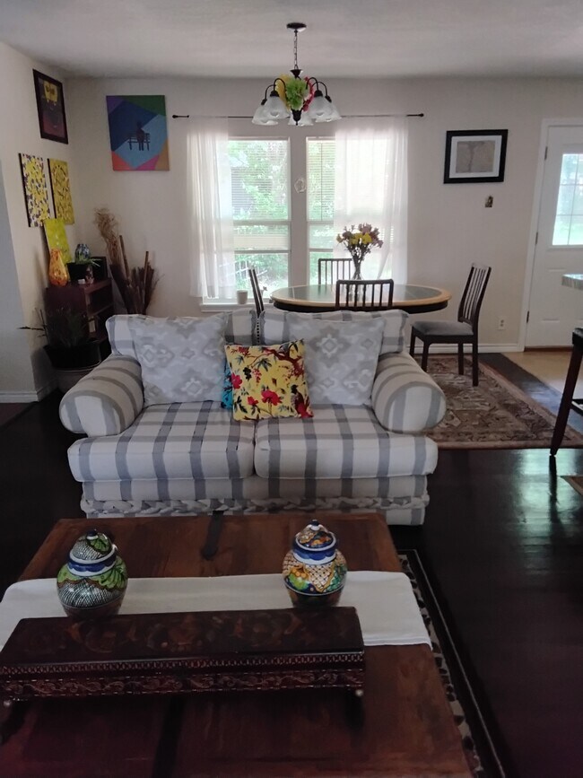 219 Karen Ln in San Antonio, TX - Building Photo - Building Photo