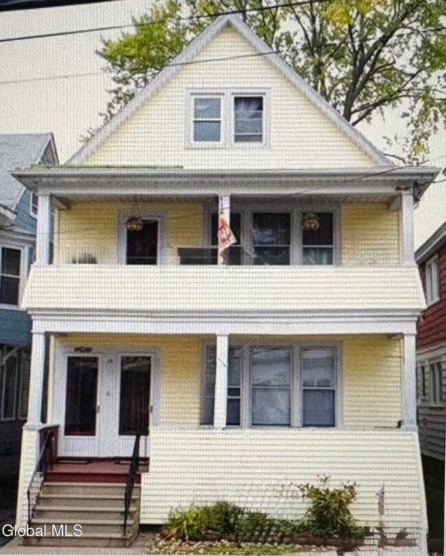 15 Arcadia Ave