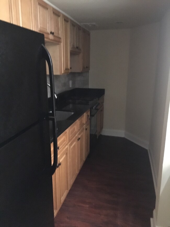 909 Clinton St, Unit 1C