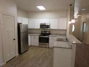 2115 9th St in Lubbock, TX - Foto de edificio - Building Photo