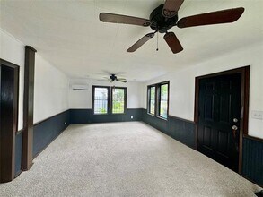 6801 Beaty St in Fort Worth, TX - Foto de edificio - Building Photo