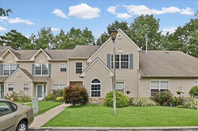 property at 2813 Falcon Ct