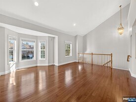 124 Barclay Dr in Nutley, NJ - Building Photo