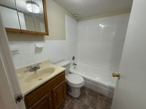 1118 Commonwealth Ave, Unit 5 in Boston, MA - Foto de edificio - Building Photo