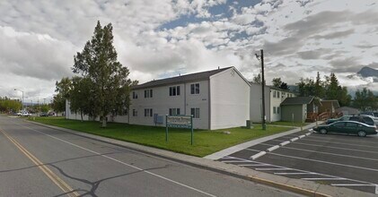 424 E Dogwood Ave in Palmer, AK - Building Photo - Building Photo