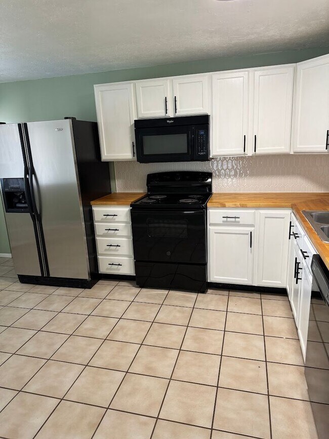 4301 Annapolis Dr in West Valley City, UT - Building Photo - Building Photo