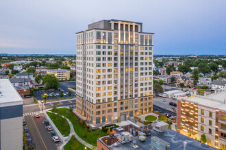 One Chestnut Place in Quincy, MA - Building Photo - Building Photo