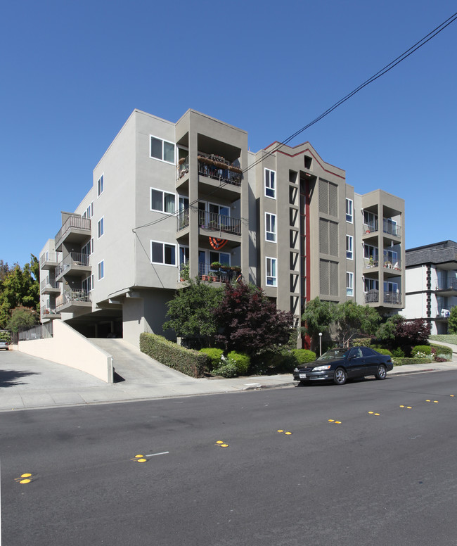 540 Elm Street in San Carlos, CA - Building Photo - Building Photo