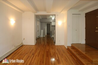 5517 N Kenmore Ave, Unit M09B in Chicago, IL - Building Photo - Building Photo